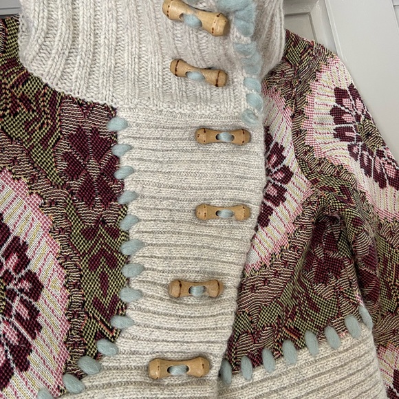 Anthropologie / Sleeping on Snow - Floral Knit Button-Up Sweater - Picture 6 of 7